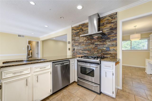9223 Kapri Lane, Houston, TX 77025