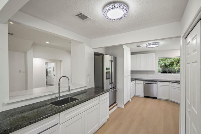 12014 Rainforest Lane, Montgomery, TX 77356