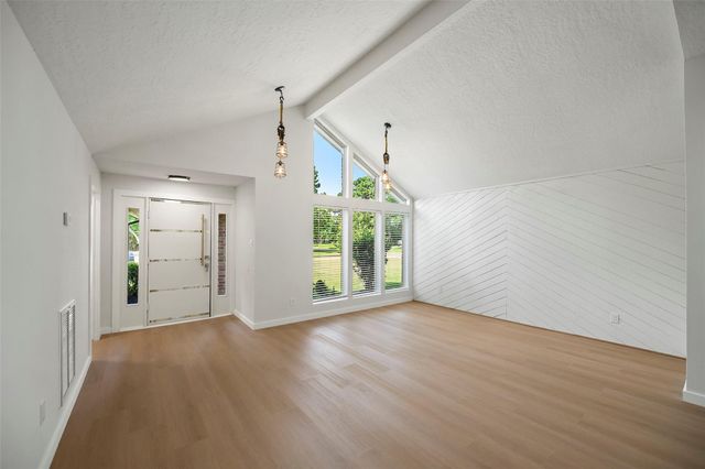 12014 Rainforest Lane, Montgomery, TX 77356