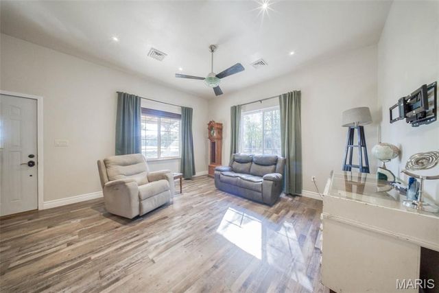 13689 County Road 3590, St James, MO 65559