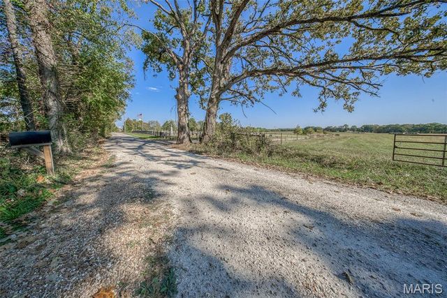13689 County Road 3590, St James, MO 65559