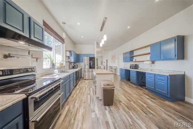 13689 County Road 3590, St James, MO 65559