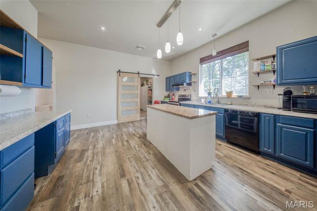 13689 County Road 3590, St James, MO 65559