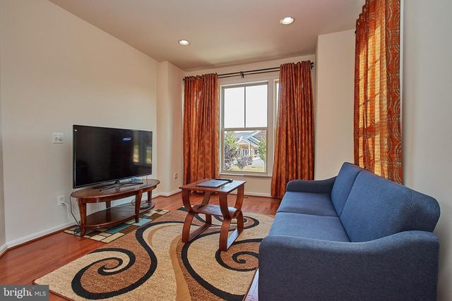 42649 MACAULEY PL, Ashburn, VA 20148