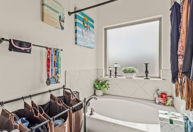 306 Pecos Drive, Crandall, TX 75114