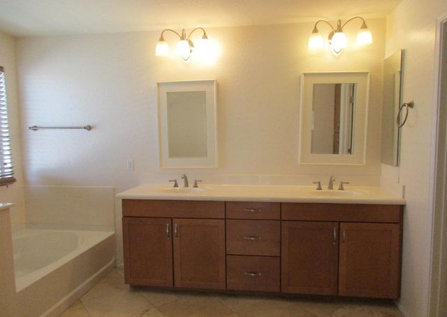 3675 E Bluebird Place, Chandler, AZ 85286