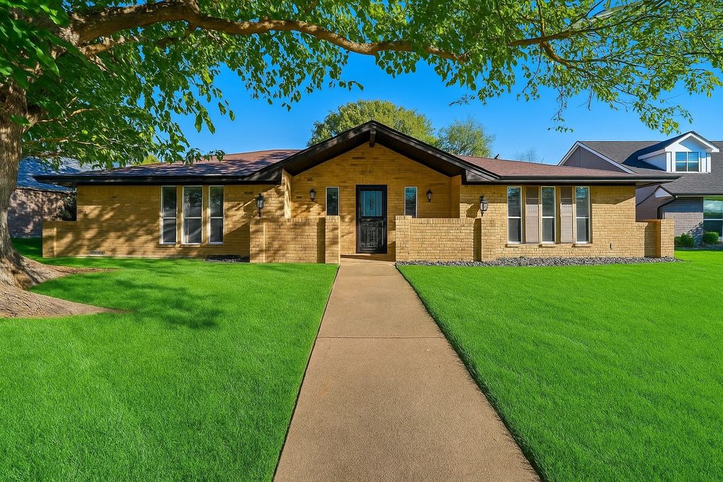 921 Autumn Lake Drive, Allen, TX 75002