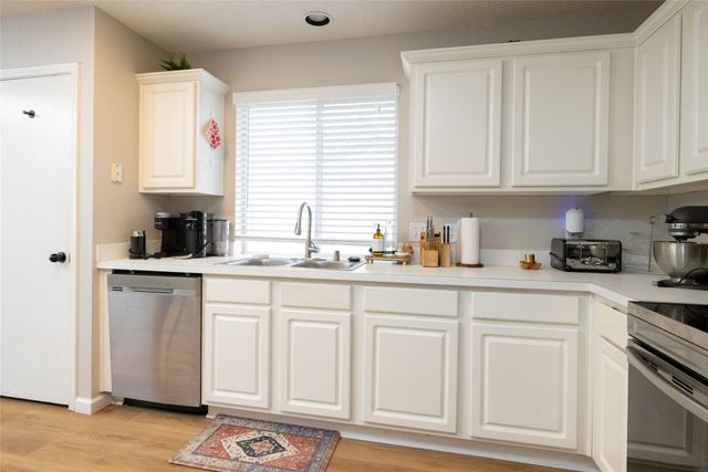 747 Cedar Leaf Circle, Lake Dallas, TX 75065