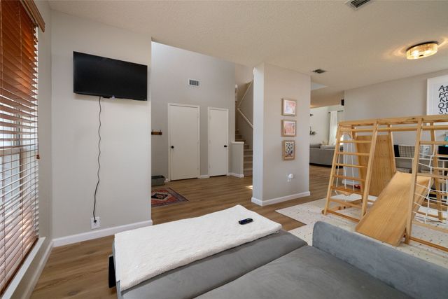 747 Cedar Leaf Circle, Lake Dallas, TX 75065
