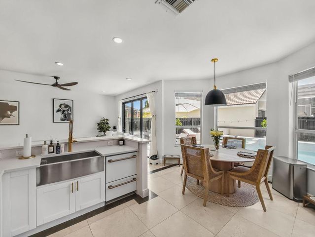 6017 Newport Village Way, Lake Worth, FL 33463