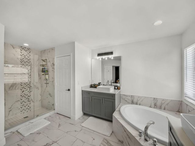 6017 Newport Village Way, Lake Worth, FL 33463