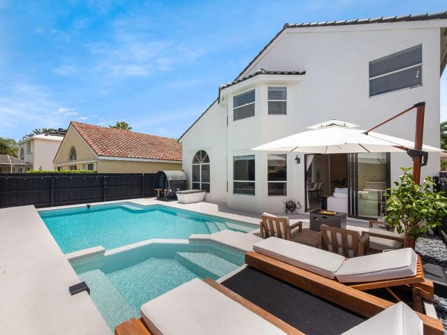 6017 Newport Village Way, Lake Worth, FL 33463