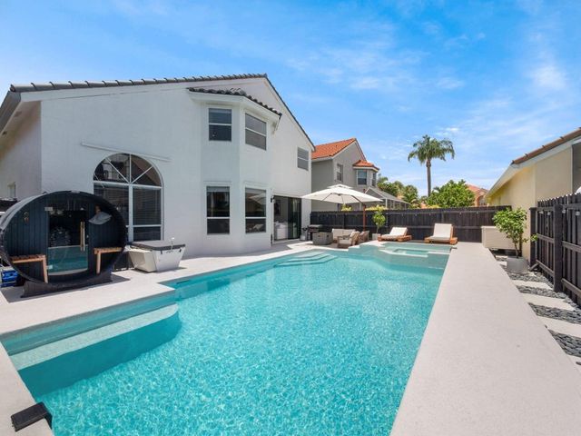 6017 Newport Village Way, Lake Worth, FL 33463