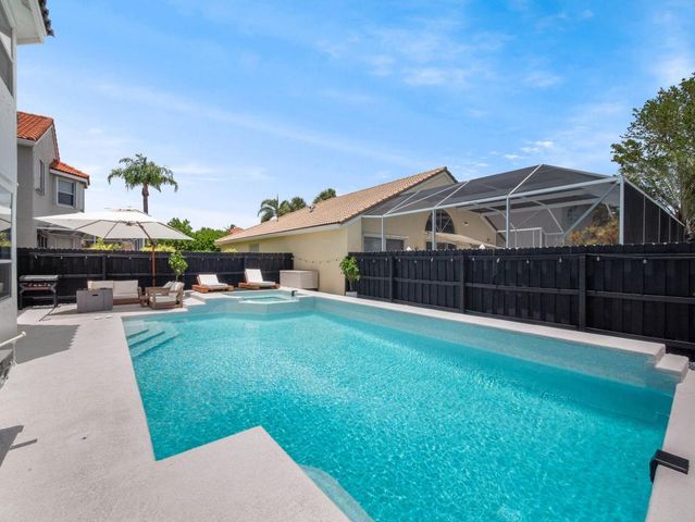 6017 Newport Village Way, Lake Worth, FL 33463