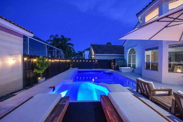 6017 Newport Village Way, Lake Worth, FL 33463