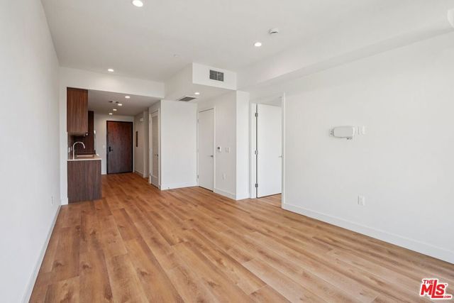 10431 Santa Monica Boulevard 602, Los Angeles, CA 90025