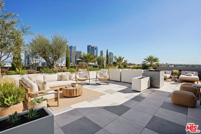 10431 Santa Monica Boulevard 602, Los Angeles, CA 90025