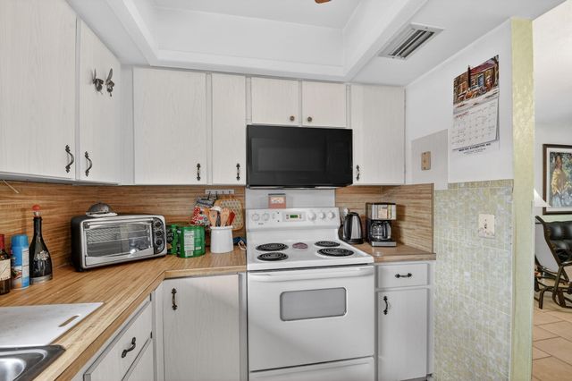 2771 E Ashley Drive D, West Palm Beach, FL 33415