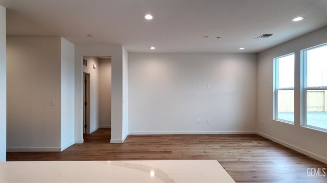 10815 Tatuk Way, Bakersfield, CA 93311