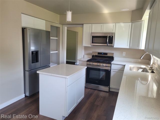 4212 Halkirk Drive, Waterford Charter Township, MI 48329