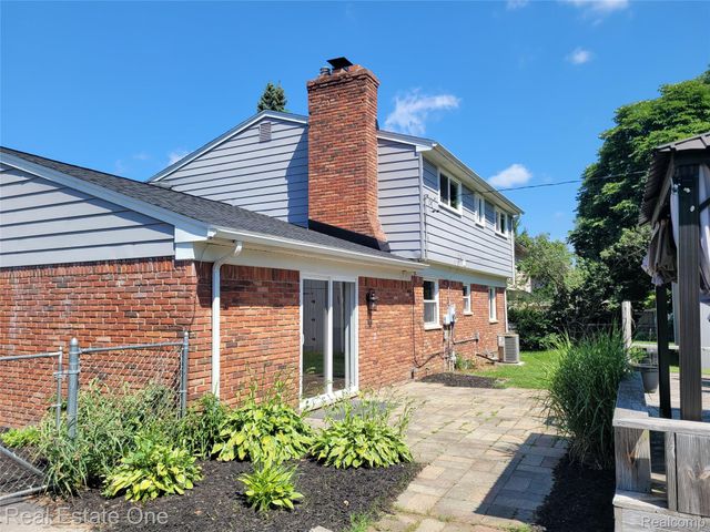 4212 Halkirk Drive, Waterford Charter Township, MI 48329