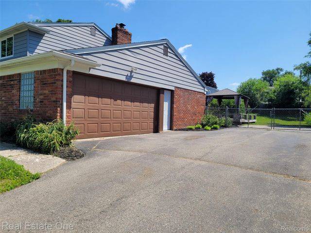 4212 Halkirk Drive, Waterford Charter Township, MI 48329