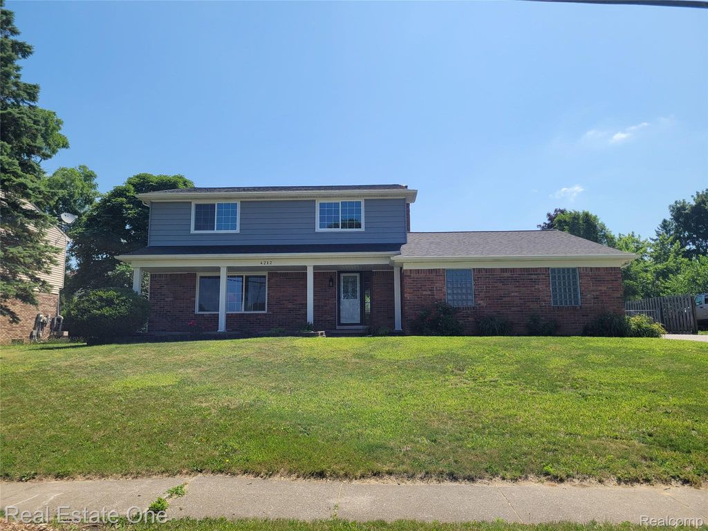 4212 Halkirk Drive, Waterford Charter Township, MI 48329