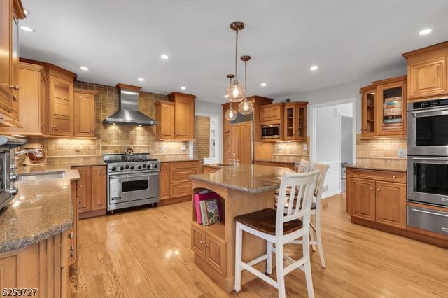 59 Manor Dr, Bernards Twp., NJ 07920