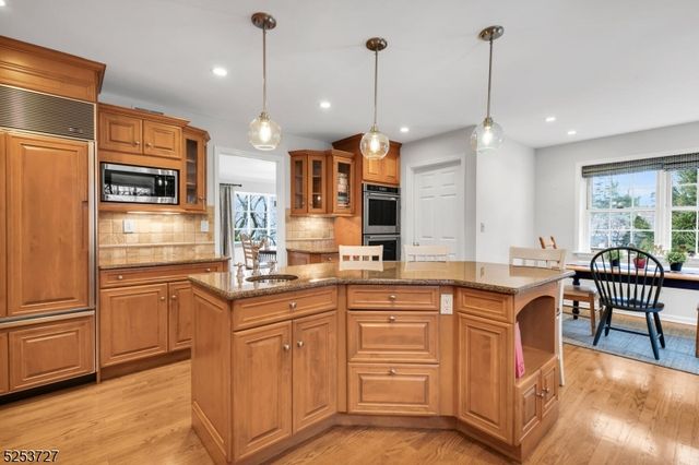 59 Manor Dr, Bernards Twp., NJ 07920