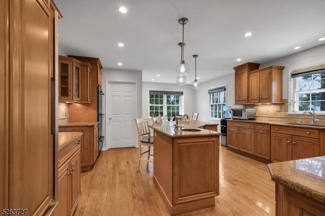 59 Manor Dr, Bernards Twp., NJ 07920