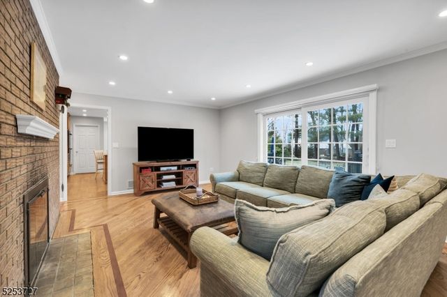 59 Manor Dr, Bernards Twp., NJ 07920