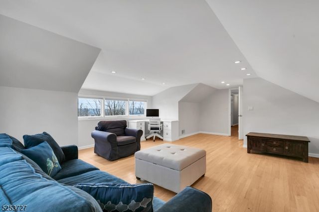 59 Manor Dr, Bernards Twp., NJ 07920