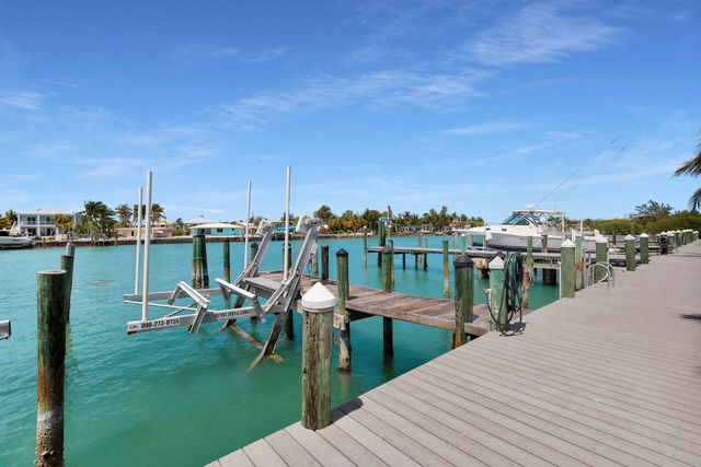 95 Coco Plum Dr Apt 2D, Marathon, FL 33050