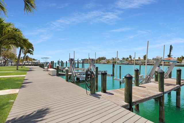 95 Coco Plum Dr Apt 2D, Marathon, FL 33050