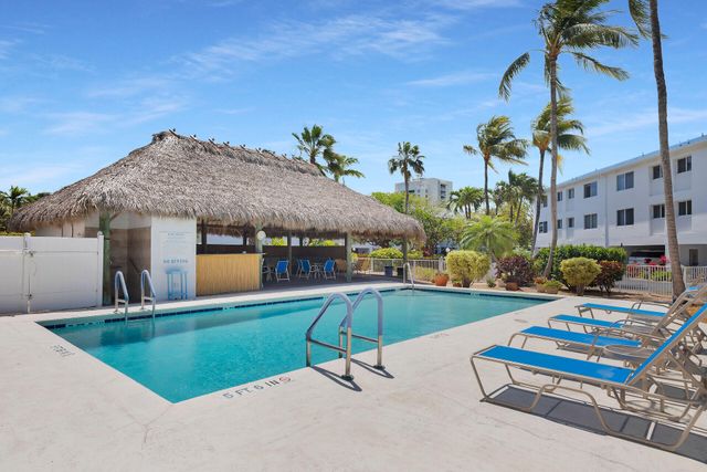 95 Coco Plum Dr Apt 2D, Marathon, FL 33050