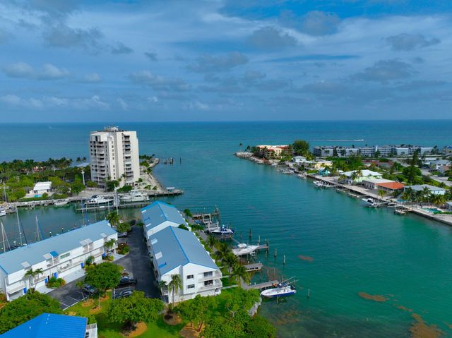 95 Coco Plum Dr Apt 2D, Marathon, FL 33050