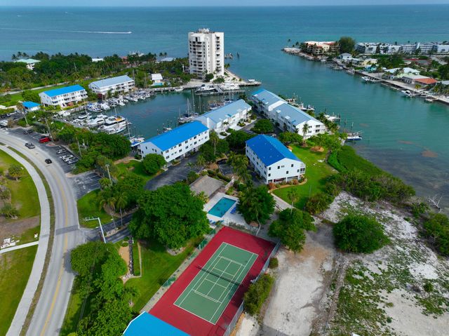95 Coco Plum Dr Apt 2D, Marathon, FL 33050