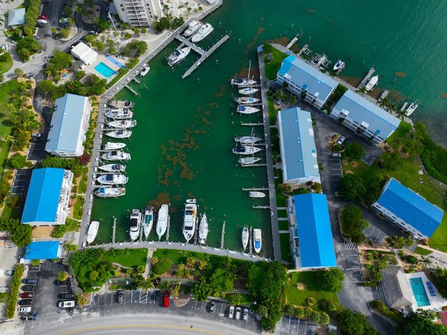 95 Coco Plum Dr Apt 2D, Marathon, FL 33050