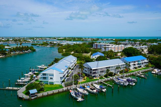 95 Coco Plum Dr Apt 2D, Marathon, FL 33050