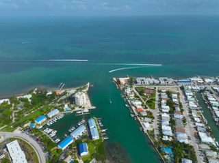 95 Coco Plum Dr Apt 2D, Marathon, FL 33050