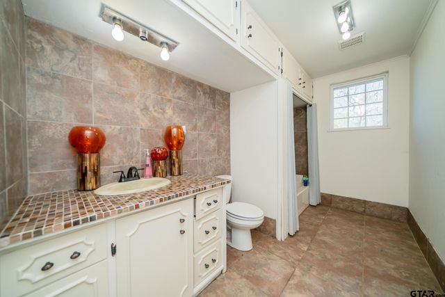 200 CR 3305, Jacksonville, TX 75766