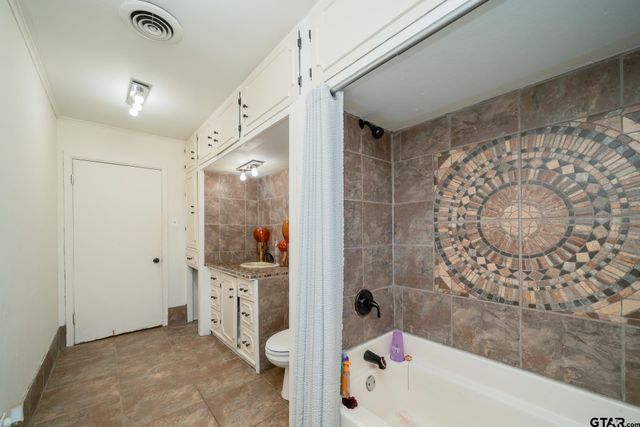 200 CR 3305, Jacksonville, TX 75766