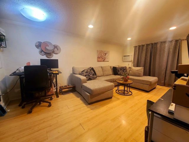 70 Warren Ave 1-2, Chelsea, MA 02150