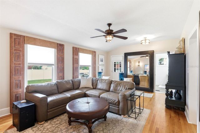 47 DAVIS AVENUE, Umatilla, FL 32784