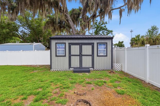 47 DAVIS AVENUE, Umatilla, FL 32784