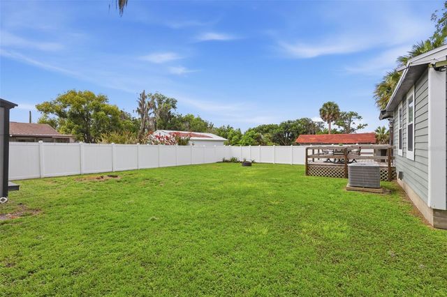 47 DAVIS AVENUE, Umatilla, FL 32784