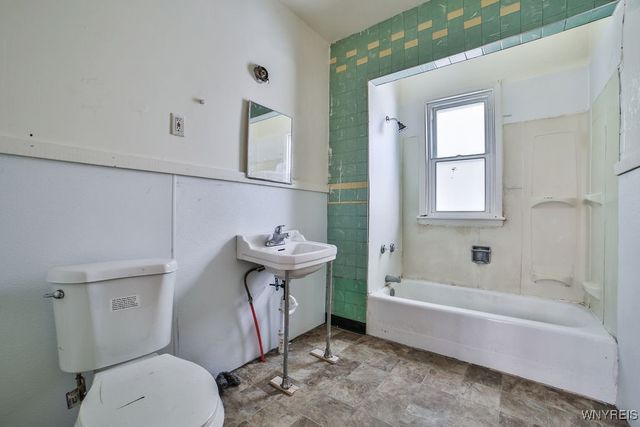 622 Woodlawn Avenue, Buffalo, NY 14211