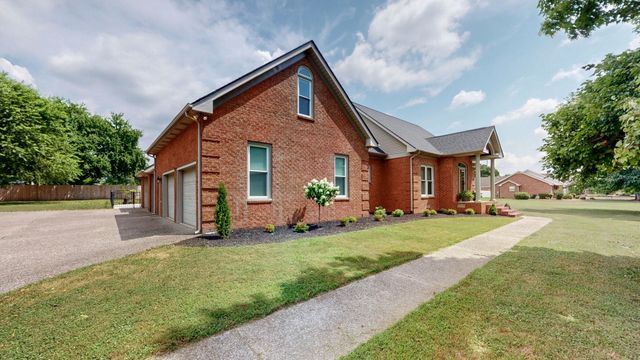 508 Redstone Dr, Gallatin, TN 37066