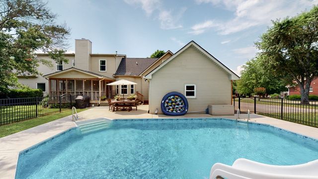 508 Redstone Dr, Gallatin, TN 37066