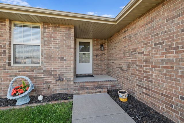 2720 W Cover Drive, Ozark, MO 65721